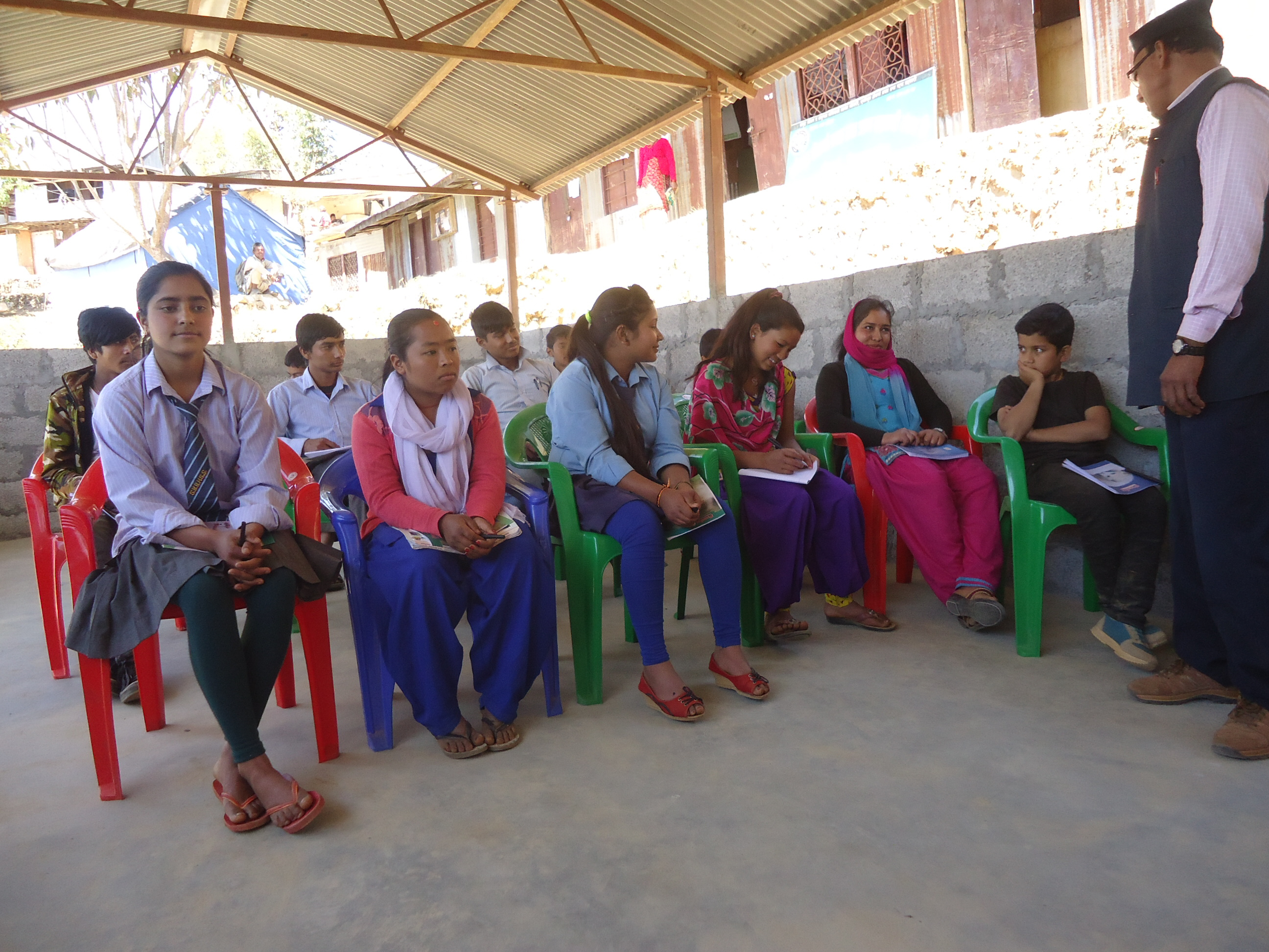 아동노동 및 인신매매 예방을 위한 교육에 참여한 아이들